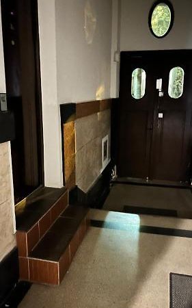 Downtown Apartment B Красков Екстериор снимка