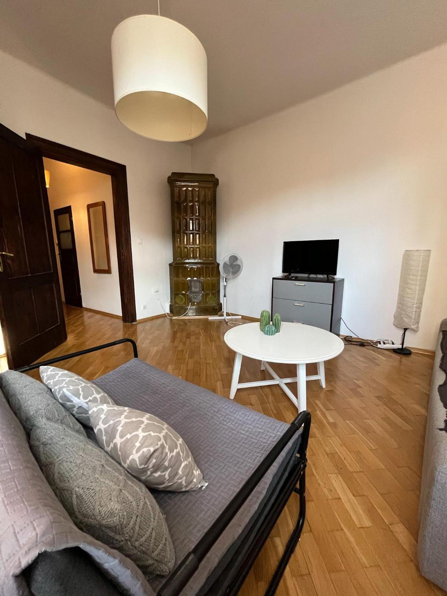Downtown Apartment B Красков Екстериор снимка